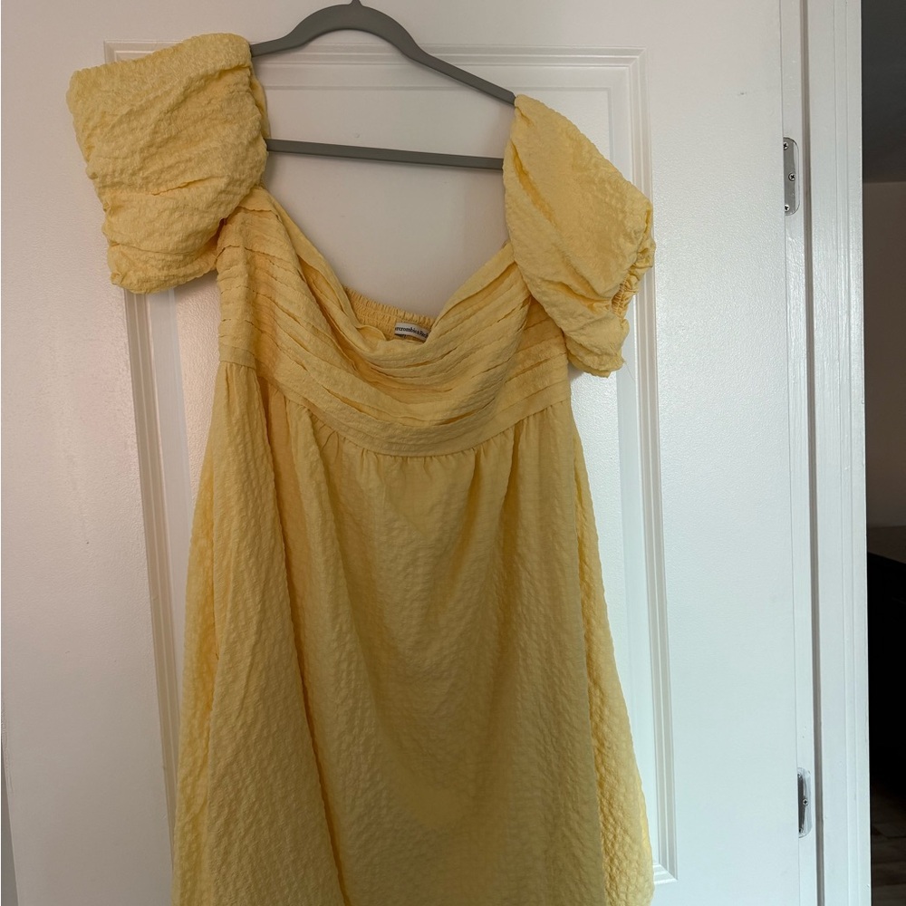 Abercrombie & Fitch Light Yellow Textured Romper